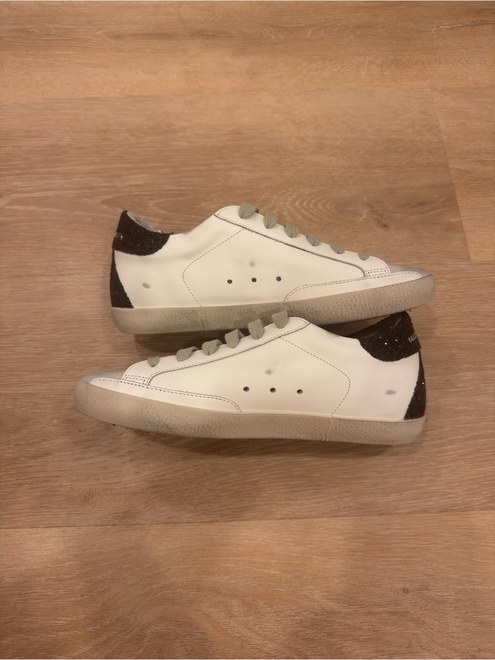 Golden Goose Super-Star Women’s Sneakers - Picture 2 of 8